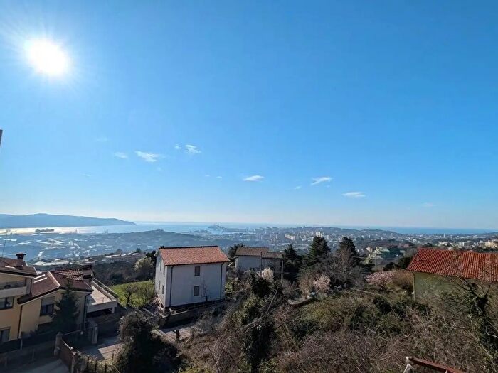 Appartamento con 5 locali in vendita in Trieste