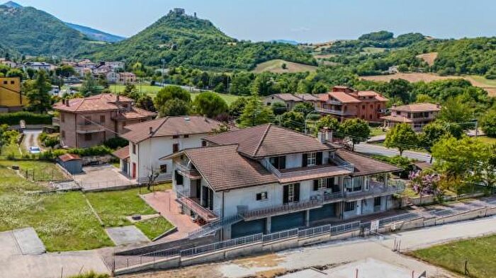 Casa con 6 locali in vendita in Via Giovanni XXIII, Frontone