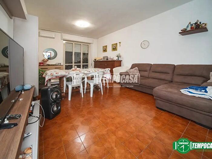 Appartamento trilocale in vendita in Via delle Cave, Bergamo