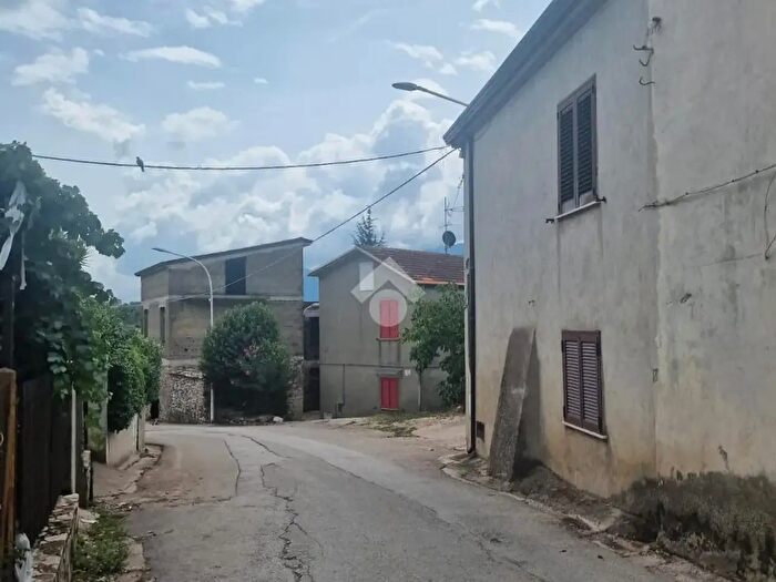 Casa quadrilocale in vendita in Via Fontana, Montesarchio
