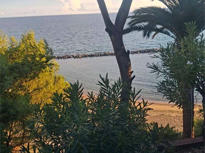 Appartamento con 6 locali in affitto in Centro, Formia