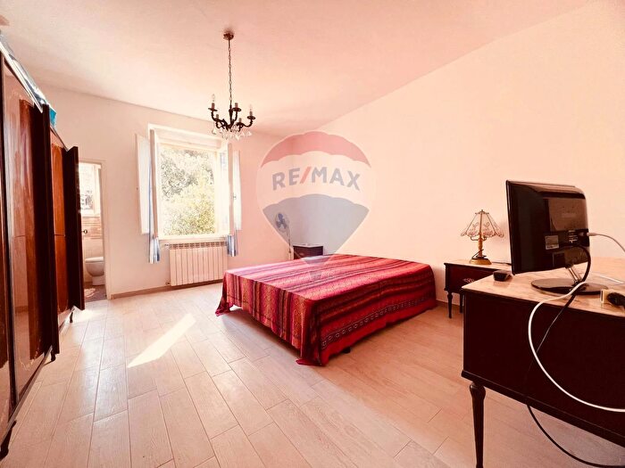 Casa quadrilocale in vendita in Rosignano Marittimo