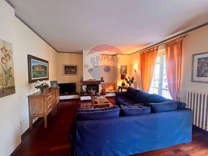 Appartamento trilocale in vendita in Via Capodacqua, Foligno