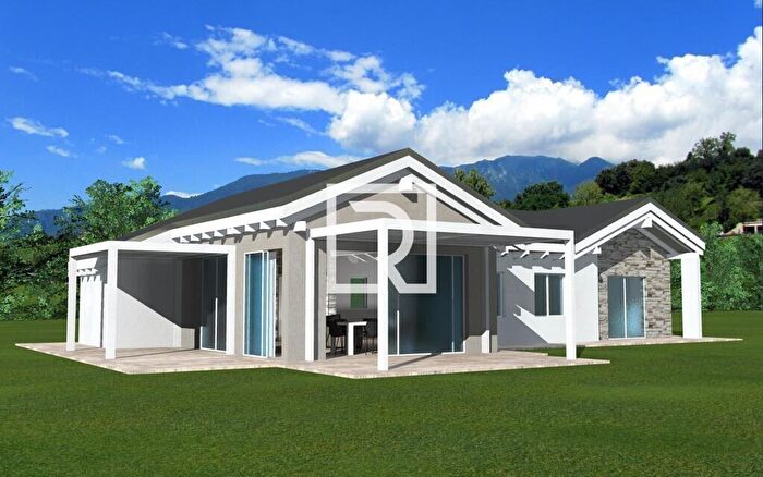 Casa con 5 locali in vendita in Via Provinciale Sogliano, Montiano