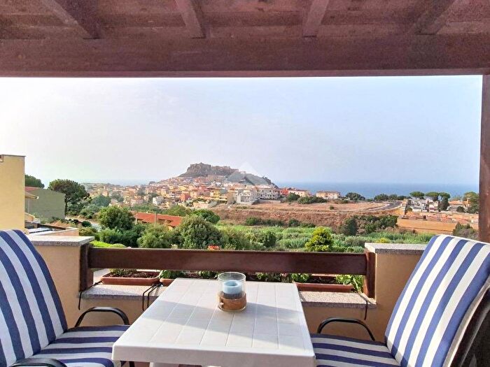 Appartamento trilocale in vendita in Via Alfonso D'Aragona, Castelsardo
