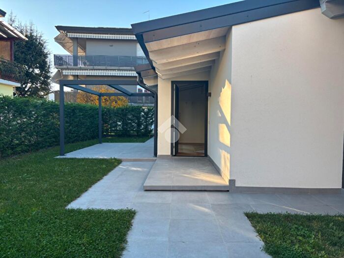 Casa trilocale in vendita in Via Monte Sella, Venezia