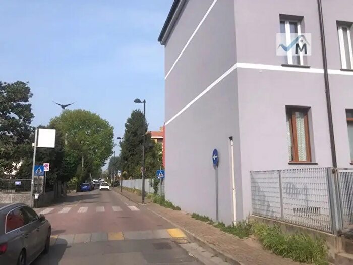Appartamento trilocale in vendita in Via Roma d, Cesate