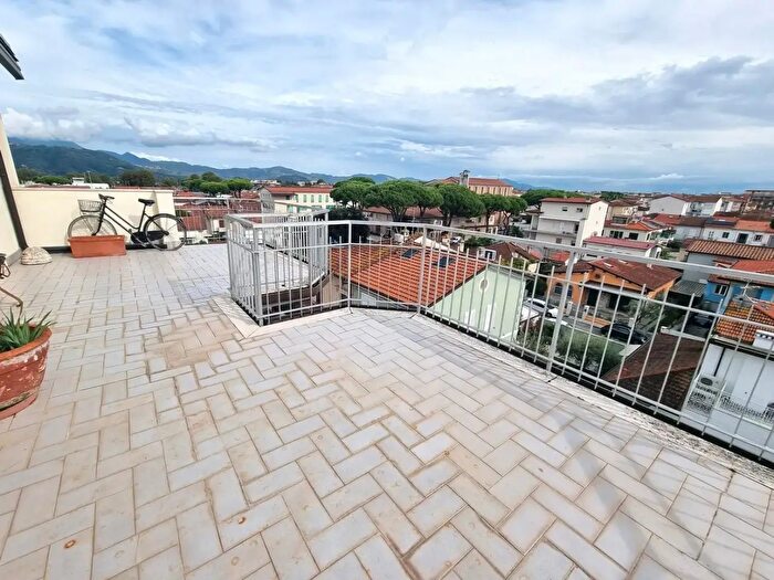 Appartamento quadrilocale in vendita in Viareggio