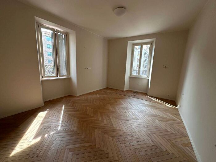 Appartamento quadrilocale in affitto in Carrobbio, Milano