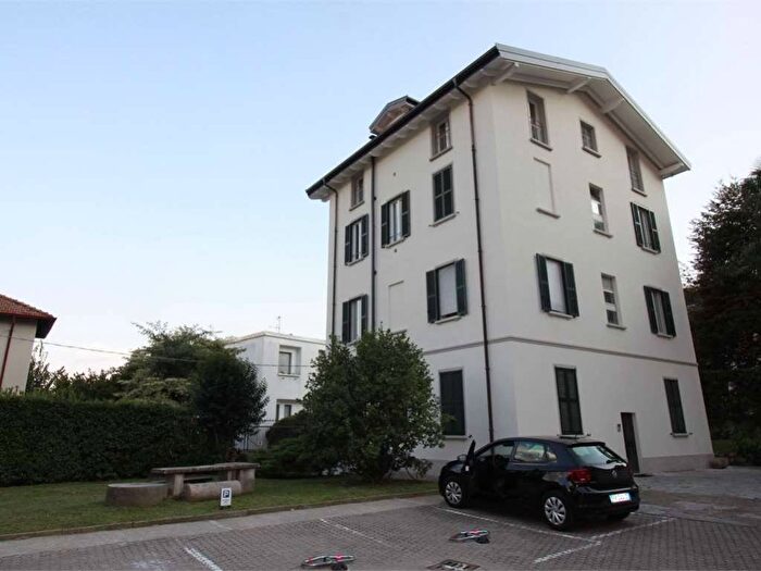 Appartamento bilocale in affitto in VIA GASPARE ROSALES, Villa Olmo, Como