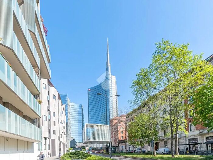 Appartamento trilocale in vendita in Via Francesco Viganò, Milano