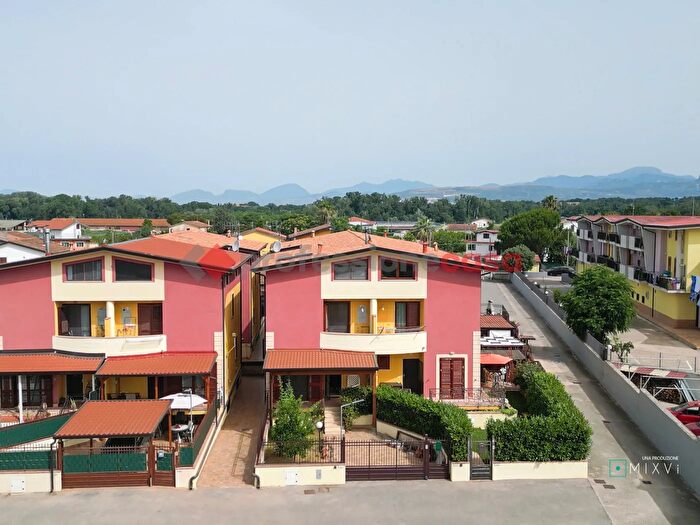 Casa con 7 locali in vendita in Via Giuseppe Garibaldi, Altavilla Silentina