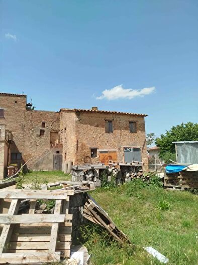 Casa con 8 locali in vendita in Perugia Perugia, Marsciano