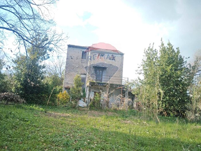 Casa trilocale in vendita in Santi Cosma E Damiano