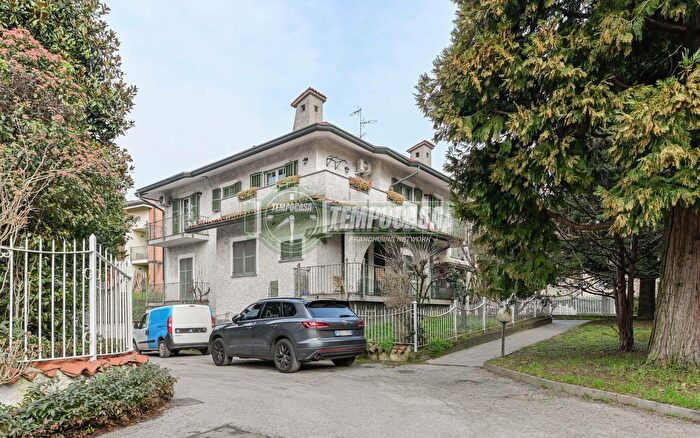 Appartamento trilocale in vendita in Via Giuseppe Garibaldi F, Carnate