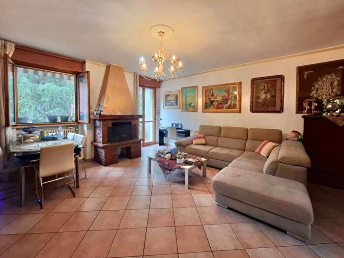Appartamento con 5 locali in vendita in Via Mario Gordini, Parco Urbano Piscina, Forlì