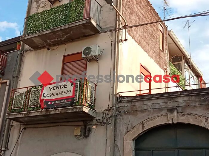 Appartamento trilocale in vendita in Via Palermo, Catania