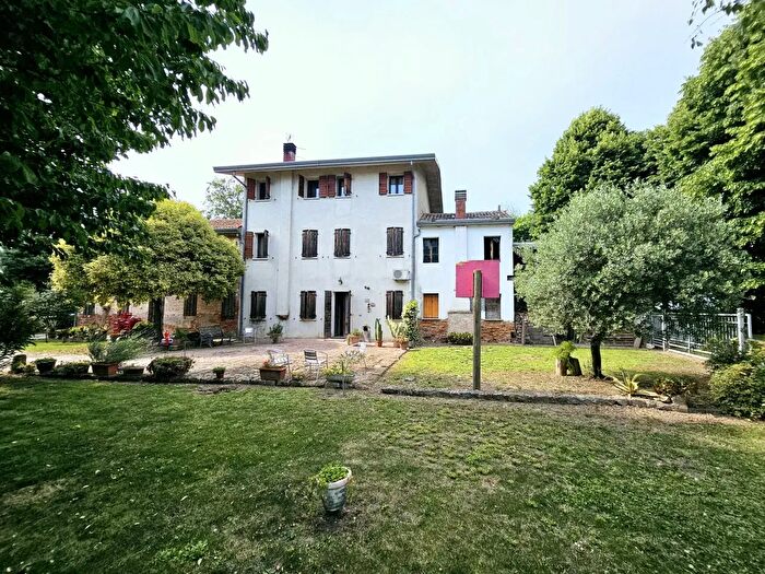 Casa con 8 locali in vendita in Stradone Vallarana, Casale Di Scodosia