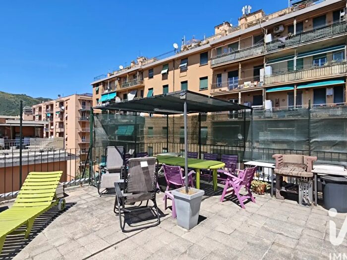 Appartamento trilocale in vendita in Via Montenero, Genova