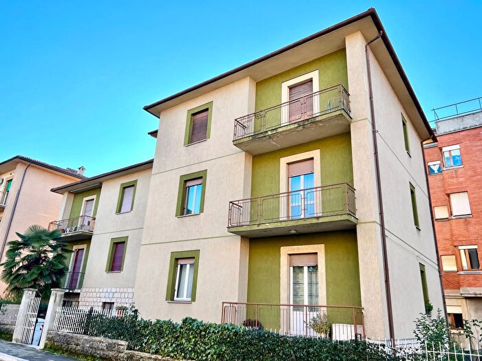 Appartamento con 5 locali in vendita in Via Don Petruio, Fabriano