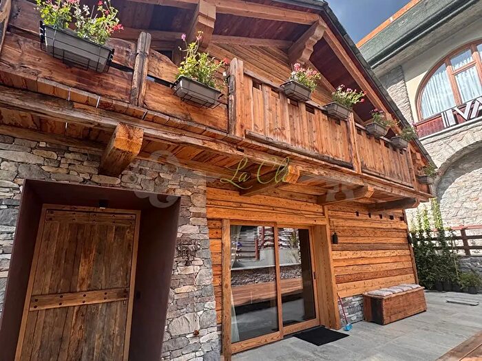 Casa con 5 locali in affitto in Courmayeur