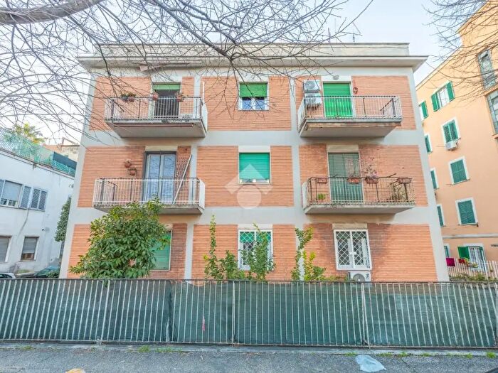 Appartamento trilocale in vendita in Viale Alessandrino, Roma