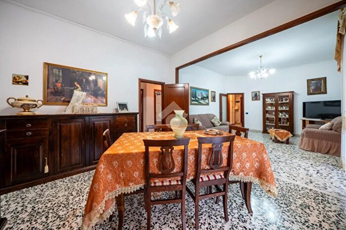 Appartamento trilocale in vendita in Via Montefiorino, Reggio Emilia