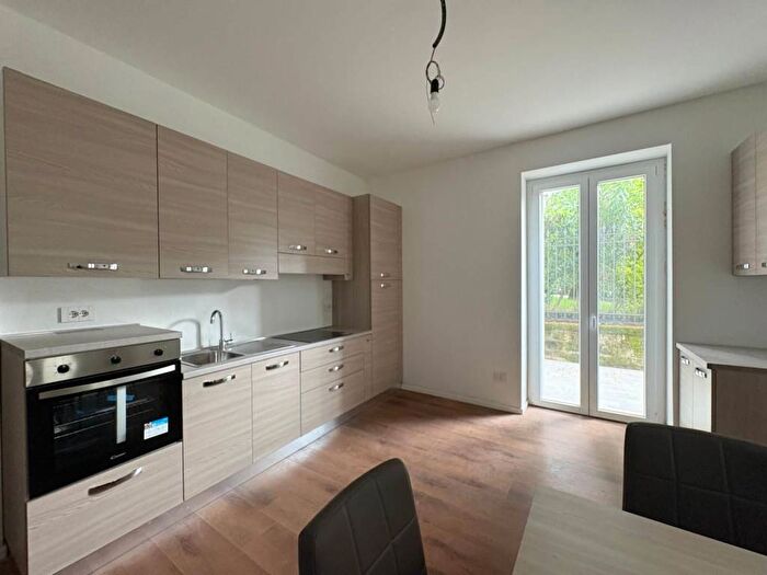 Appartamento quadrilocale in affitto in Corso Giuseppe Zanardelli, Centro, Gardone Riviera