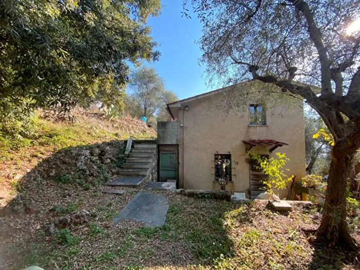 Casa con 5 locali in vendita in Pietrasanta