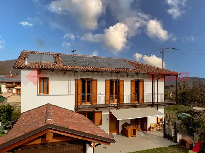 Casa con 7 locali in vendita in Via Maritani, Cumiana