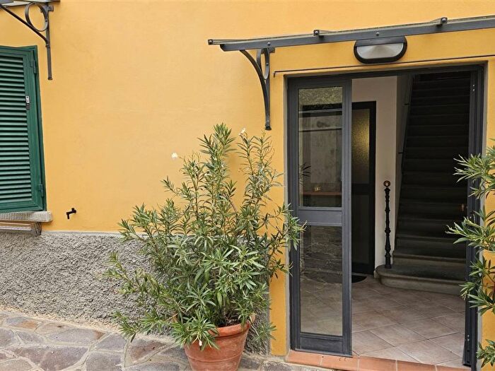 Appartamento trilocale in affitto in San Jacopo Al Girone, Fiesole