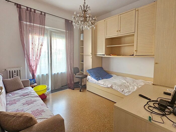 Appartamento con 5 locali in vendita in Via Manfredo Fanti, Genova