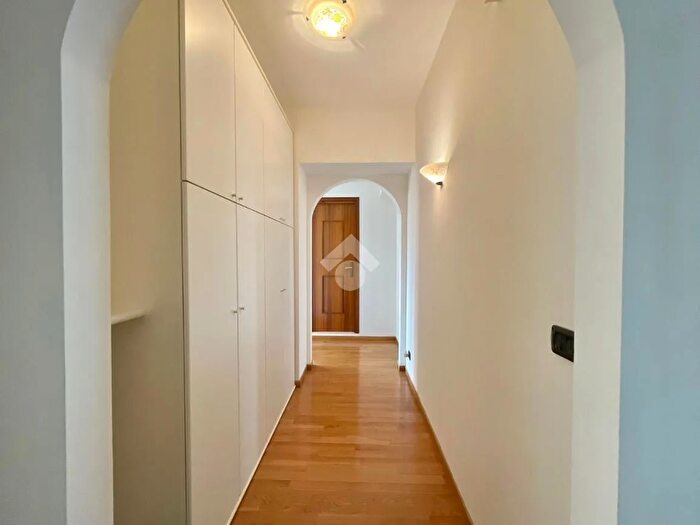 Appartamento con 5 locali in vendita in Via Coriolano Monti, Perugia