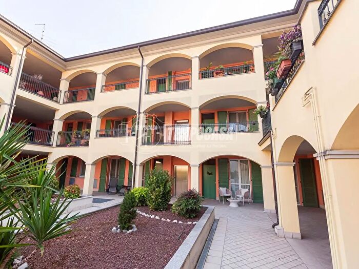 Appartamento trilocale in vendita in Via Madonna del Pozzo, Offanengo