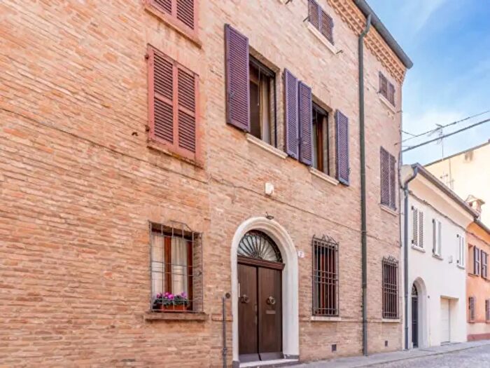 Casa con 6 locali in vendita in Ferrara