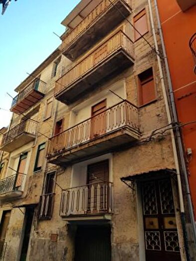 Casa con 6 locali in vendita in Via Giovanni Bovio, Lentini
