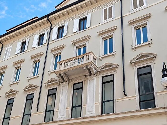 Appartamento quadrilocale in vendita in Trieste