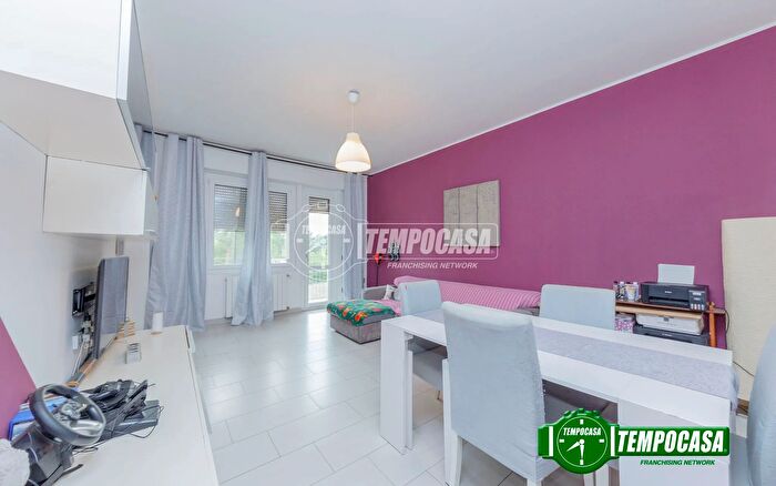 Appartamento trilocale in vendita in Via Copernico, Corsico