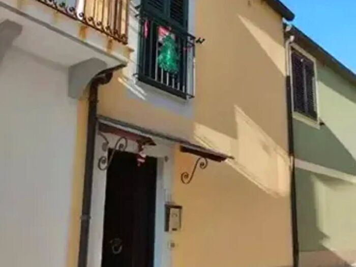 Casa trilocale in vendita in Via Palombaro, Isca sullo Ionio