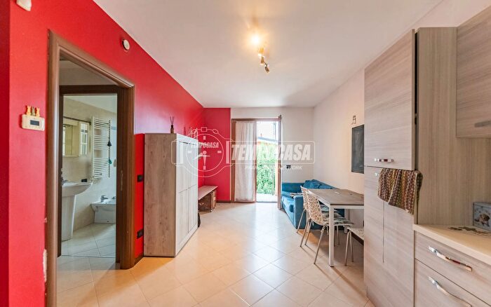 Appartamento trilocale in vendita in Via Leonardo da Vinci, Settimo Milanese