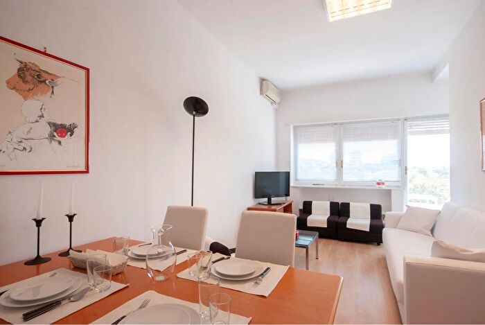 Appartamento bilocale in affitto in Viale America, Roma