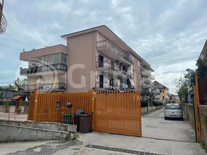 Appartamento trilocale in vendita in Via Giorgio De Falco, Quarto