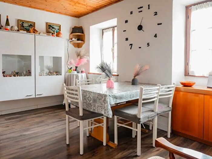 Appartamento con 6 locali in vendita in Frazione Pergheri, Terragnolo