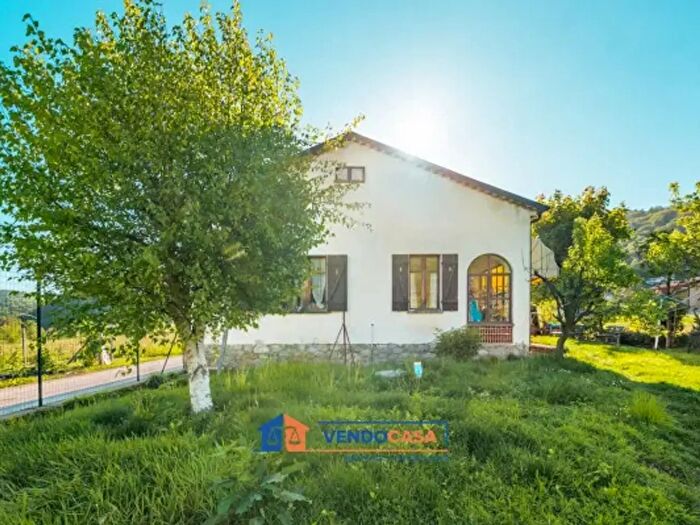 Casa trilocale in vendita in Via Castellar, Boves