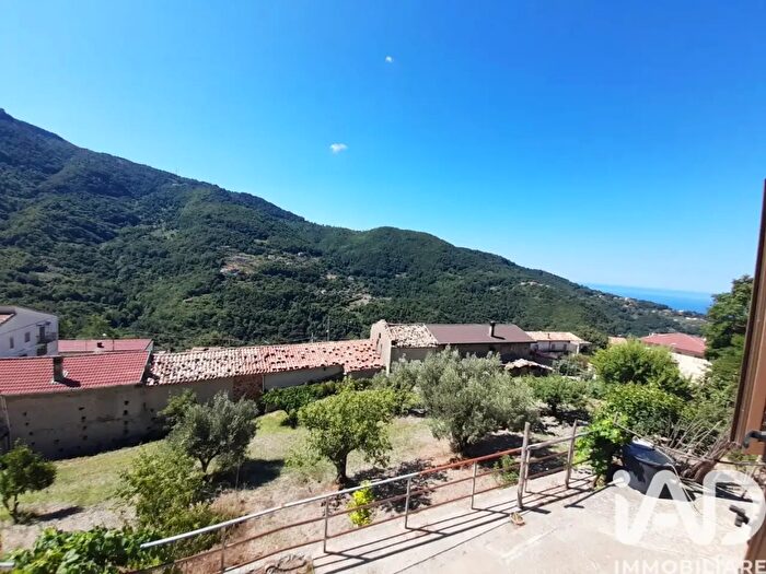 Casa con 6 locali in vendita in Localitãnbsp Destra, Fiumefreddo Bruzio