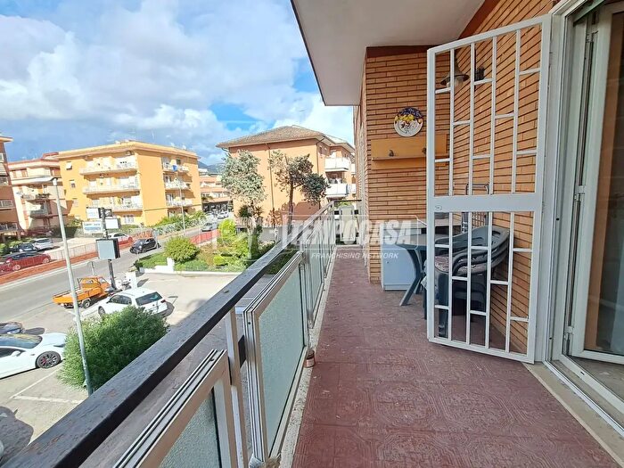 Appartamento trilocale in vendita in Via Badino, Terracina