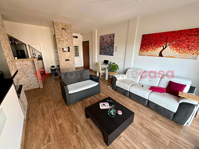 Appartamento trilocale in vendita in Via Stefano Borgia, Roma