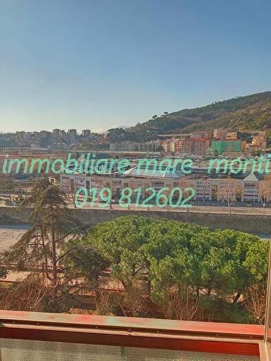 Appartamento trilocale in vendita in Via Cosseria, Savona