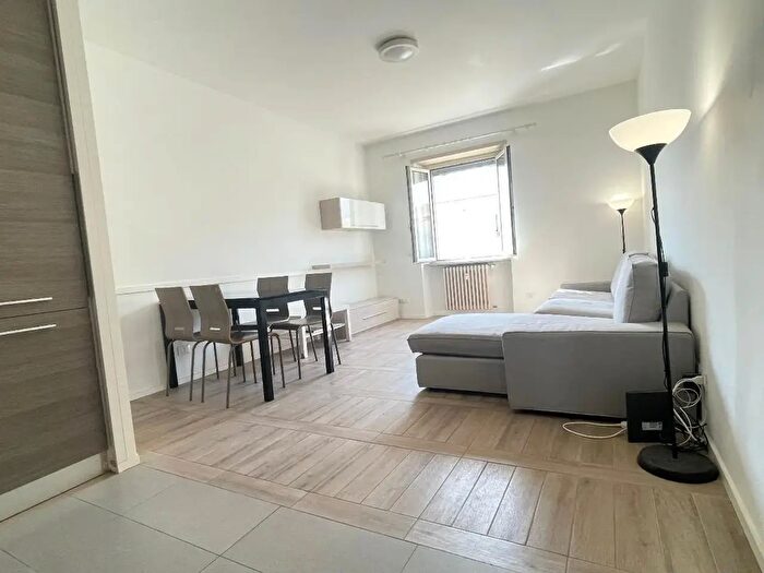 Appartamento trilocale in vendita in Via Valdinievole, Roma