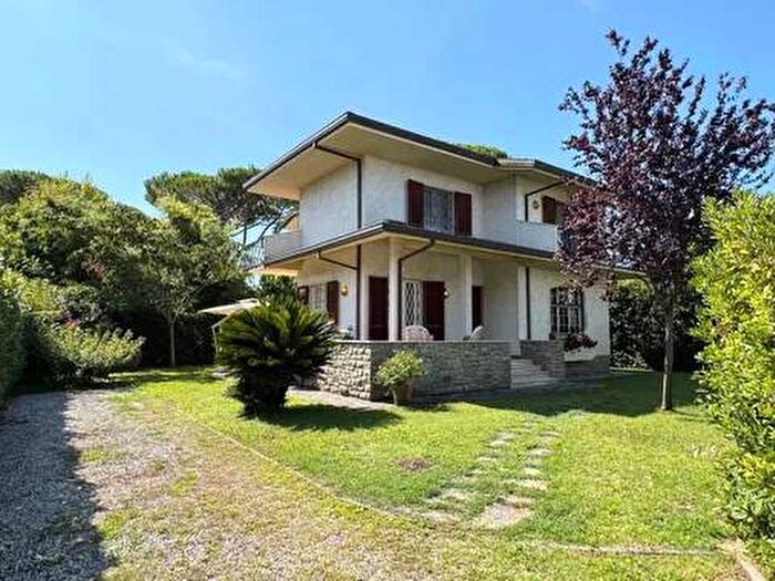 Casa con 6 locali in affitto in Via Cesare Battisti C, Centro, Forte dei Marmi